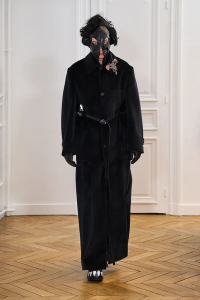 Look 13